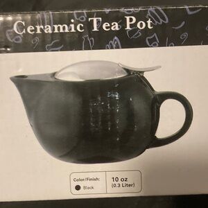 Ceramic tea pot brewing loose tea